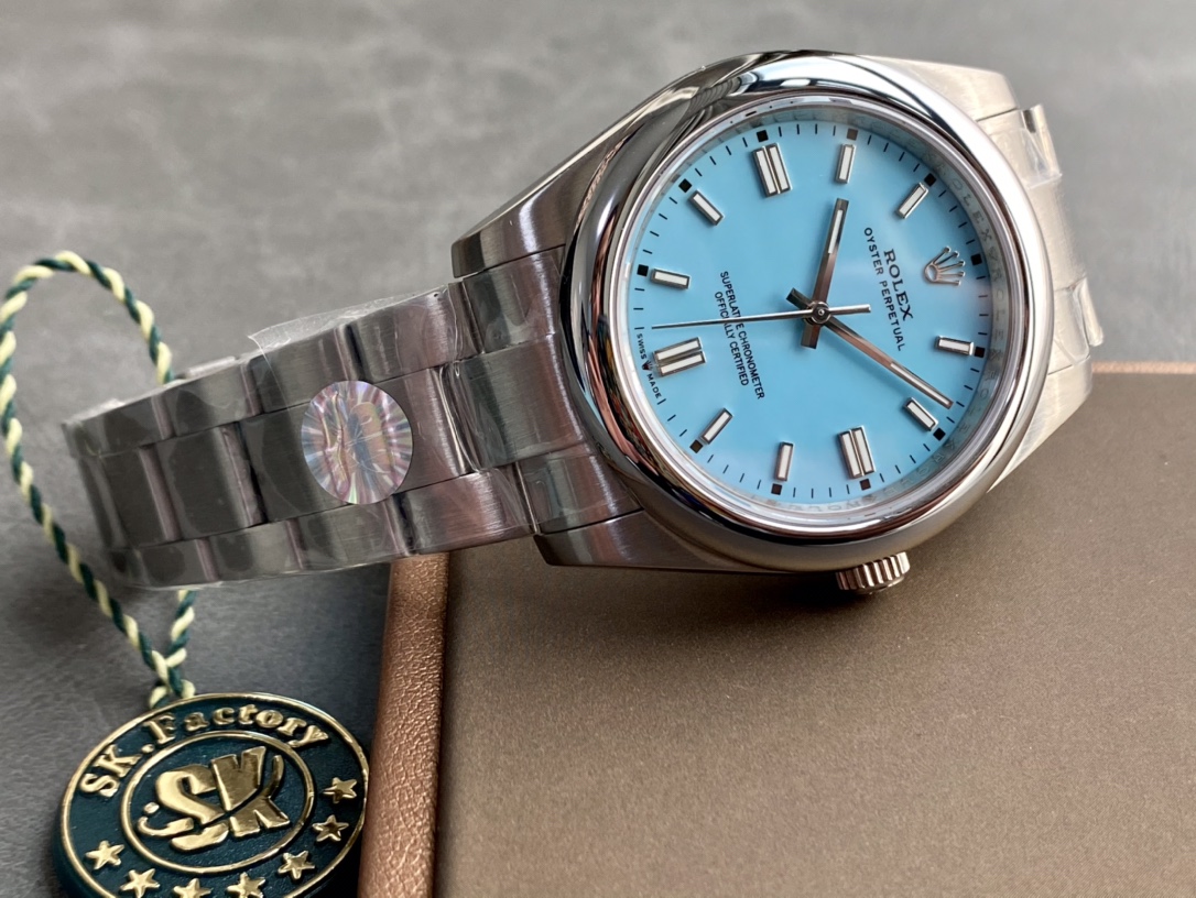 Rolex Oyster Perpetual m124300-0006